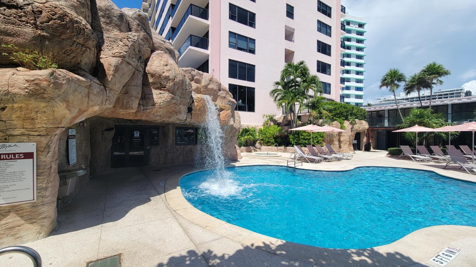 2 Bedroom 2 Bath Beachfront Condo On Miami Beach Millionaire Row Exterior foto