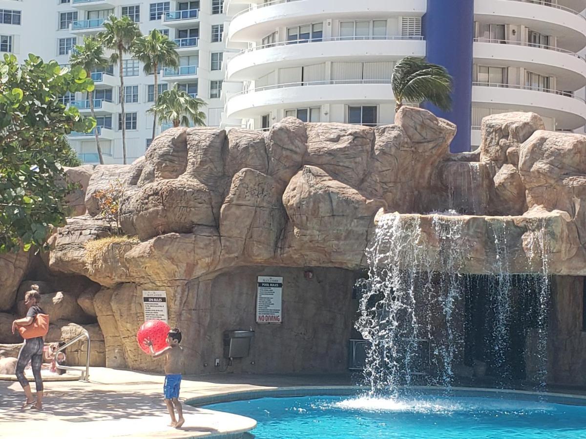2 Bedroom 2 Bath Beachfront Condo On Miami Beach Millionaire Row Exterior foto